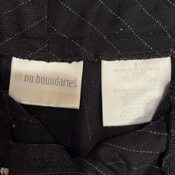 No Boundaries Black Shorts - Picture 3 of 3